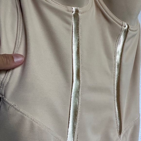 Maidenform Cream Shapewear Bodysuit with Underwire Support - Picture 3 of 13